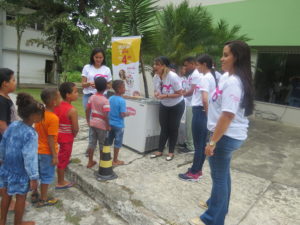 A fila do sorvete tava grande..