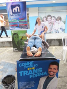 Microlins levou profissional de massoterapia para o evento