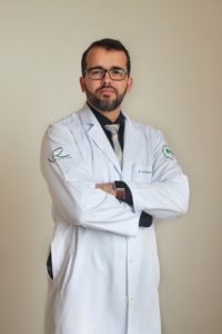 Dr. Vinícius Rodrigues - Ortopedista e Traumatologista Especialista em Cirurgia do Quadril