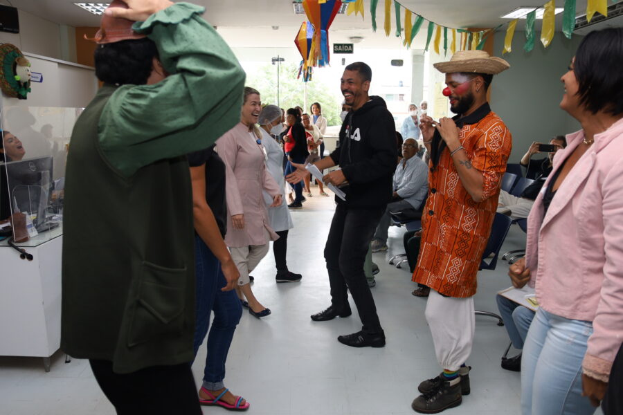 Momento lúdico com equipe e pacientes